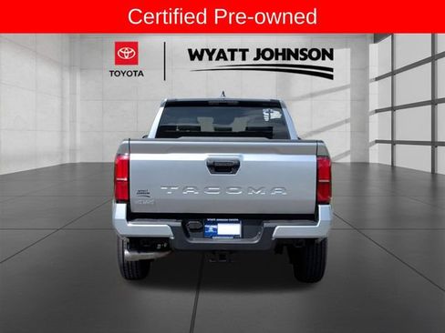 Used 2025 Toyota Tacoma SR5 AWD/4WD image 4