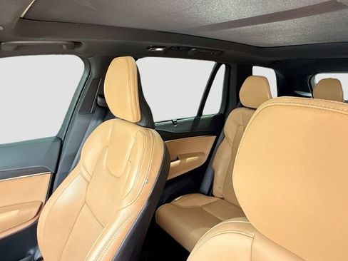 Used 2024 Volvo XC90 B6 Ultimate w/ Protection Package AWD/4WD image 28