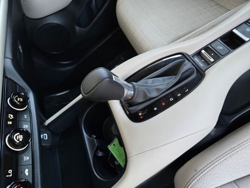 Certified 2024 Honda HR-V LX image 16