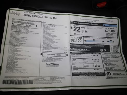 Used 2025 Jeep Grand Cherokee Limited w/ Luxury Tech Group II image 42