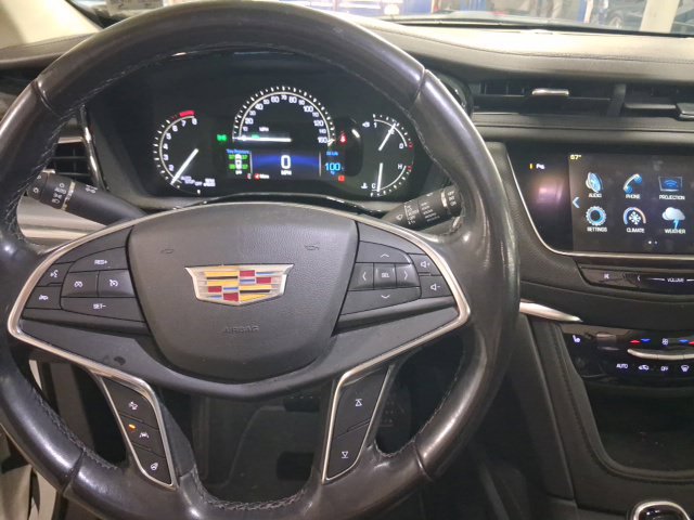Used 2018 Cadillac XT5 Luxury w/ Driver Awareness Package AWD/4WD image 13