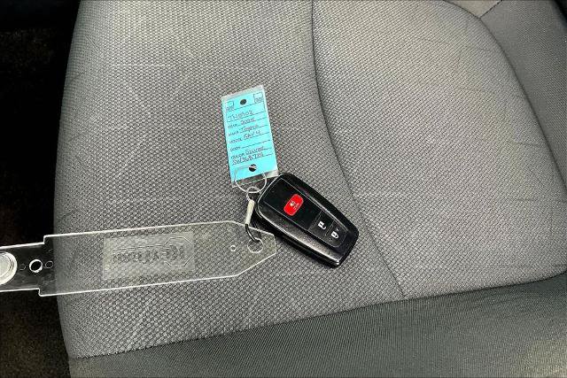 Used 2025 Toyota RAV4 XLE FWD image 36