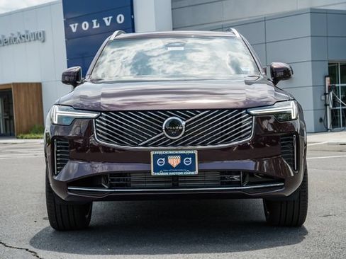 New 2026 Volvo XC90 T8 Plus w/ Protection Package Premier AWD/4WD image 2
