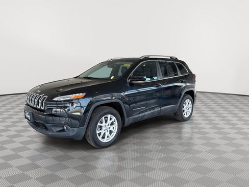 Used 2014 Jeep Cherokee Latitude w/ Comfort/Convenience Group image 5