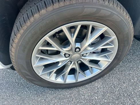 Used 2025 Jeep Grand Cherokee L Summit w/ Luxury Tech Group V image 14