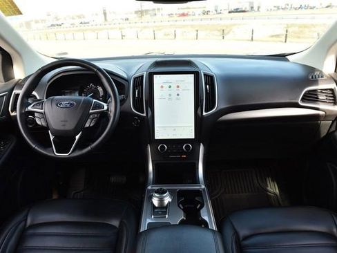 Used 2024 Ford Edge SEL image 7