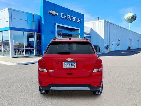 Used 2017 Chevrolet Trax LT w/ LT Convenience Package image 4