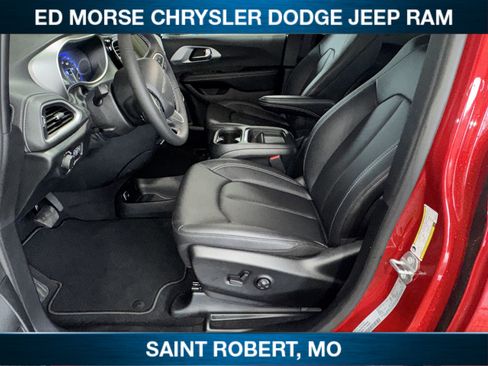 New 2027 Chrysler Pacifica Select AWD/4WD image 24