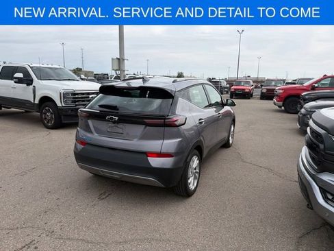 Used 2023 Chevrolet Bolt EUV LT w/ Comfort Package FWD image 10