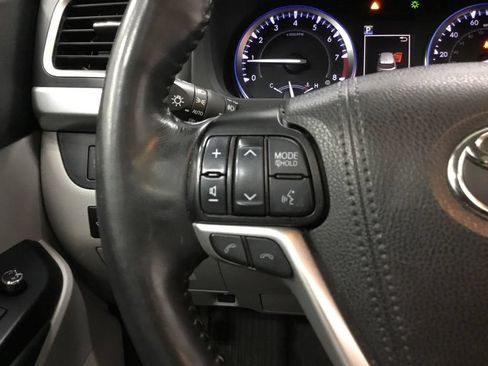 Used 2019 Toyota Highlander Limited Platinum AWD/4WD image 37