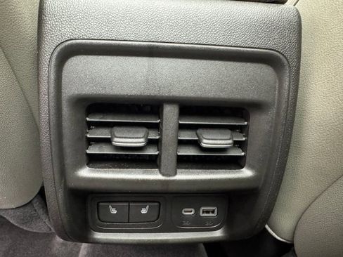 Used 2023 Cadillac XT4 Luxury w/ Cold Weather Package image 23