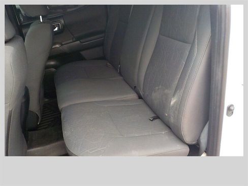 Used 2019 Toyota Tacoma TRD Off-Road image 4