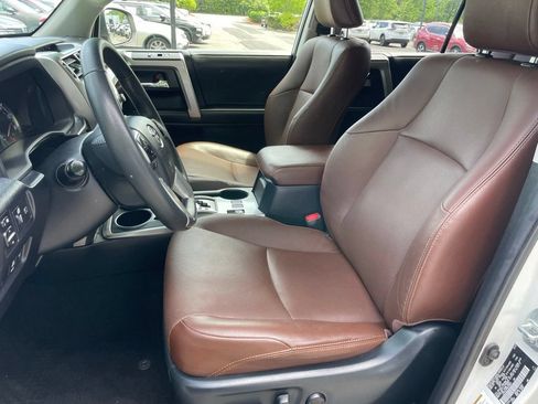 Used 2022 Toyota 4Runner Limited AWD/4WD image 7