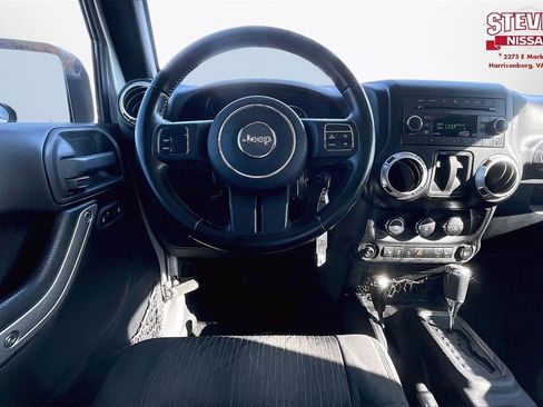 Used 2011 Jeep Wrangler Sahara image 8