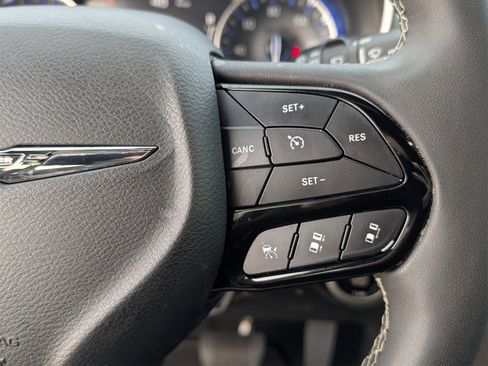 Used 2024 Chrysler Pacifica Touring-L w/ S Appearance Package image 14