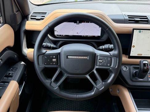 Used 2025 Land Rover Defender 110 S AWD/4WD image 18
