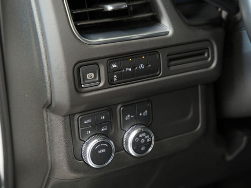 Certified 2024 GMC Yukon SLT AWD/4WD image 40