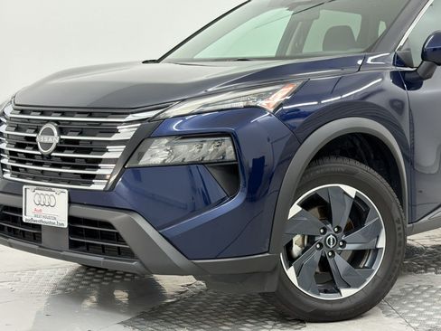 Used 2024 Nissan Rogue SV FWD image 25