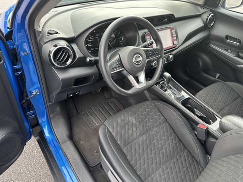 Used 2023 Nissan Kicks SV image 8