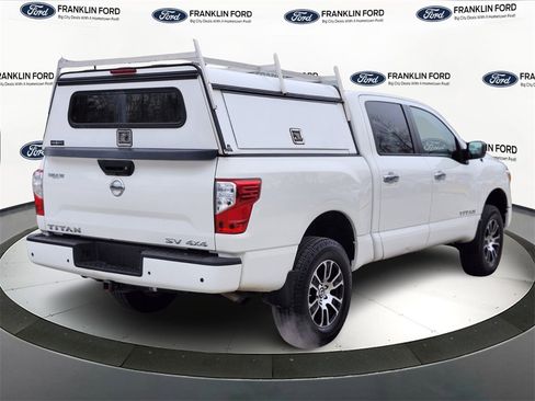 Used 2021 Nissan Titan SV w/ SV Convenience Package image 5