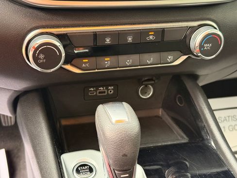 Used 2024 Nissan Altima 2.5 SV FWD image 20