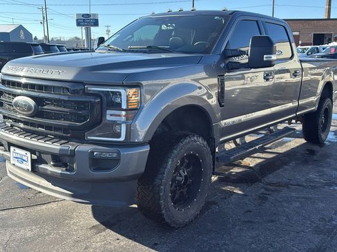 Used 2022 Ford F350 Lariat image 3