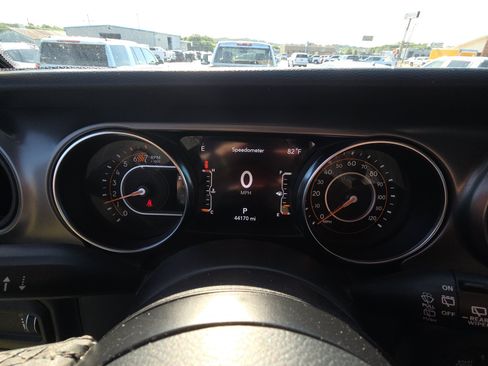 Used 2023 Jeep Wrangler Unlimited Sport w/ Sun And Sound Package AWD/4WD image 9