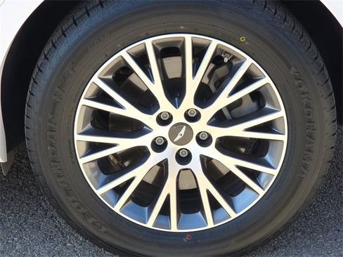 Used 2022 Genesis GV80 2.5T image 9