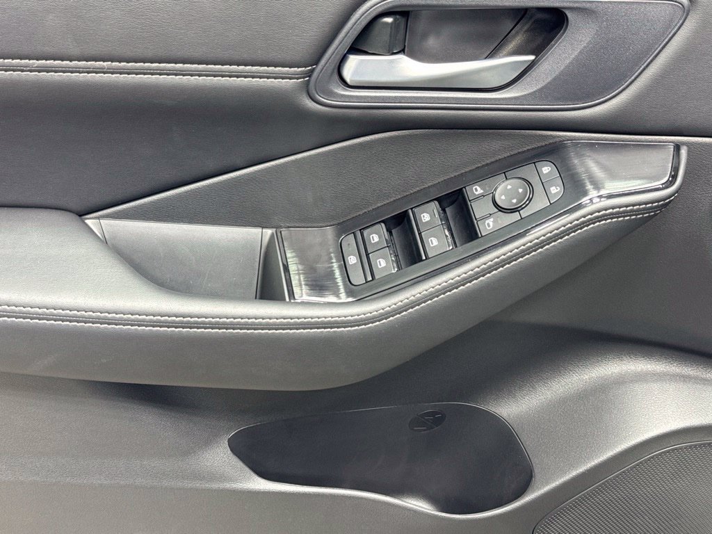 New 2026 Nissan Rogue Dark Armor AWD/4WD image 8