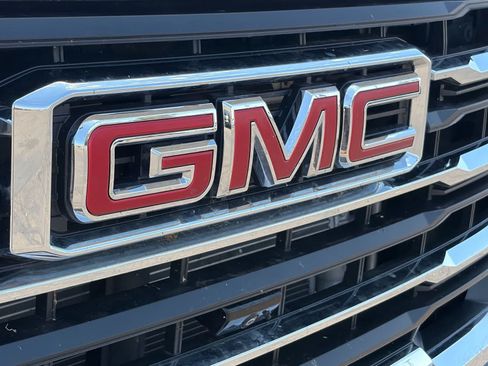 Used 2025 GMC Sierra 2500 SLT w/ SLT Premium Package AWD/4WD image 9