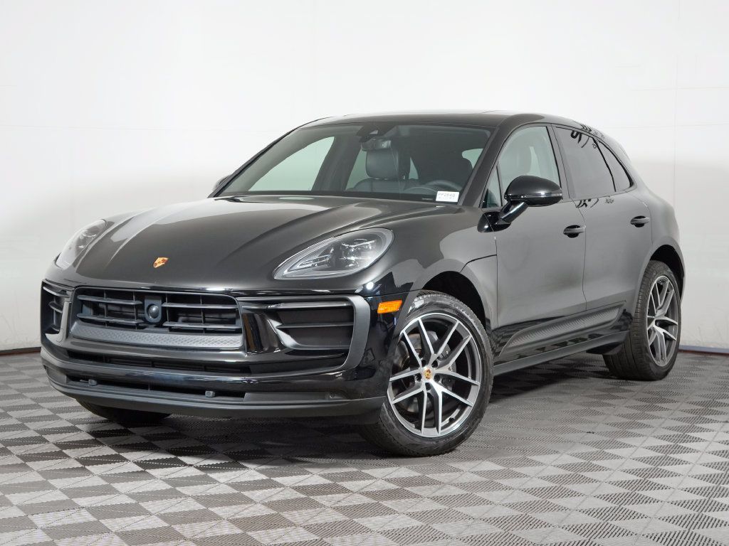 Used 2024 Porsche Macan w/ Premium Plus Package AWD/4WD image 1