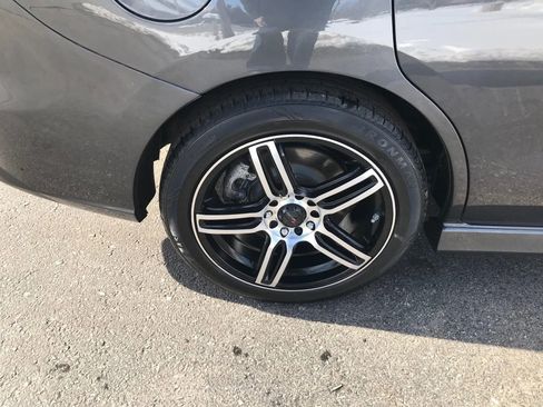 Used 2015 MAZDA MAZDA5 Grand Touring image 36