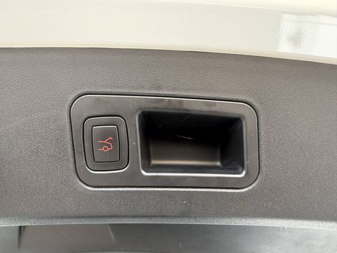 Used 2018 Tesla Model S 75D AWD/4WD image 34