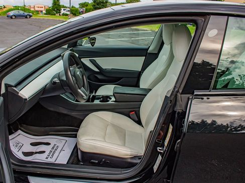 Used 2020 Tesla Model 3 Standard Range Plus RWD image 12