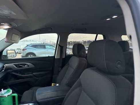Used 2020 Chevrolet Traverse LT image 7