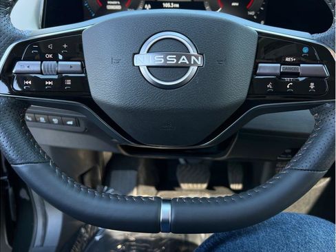 Used 2023 Nissan Ariya FWD image 12