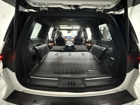 Used 2024 Lincoln Navigator Reserve w/ Equipment Group 201A image 31