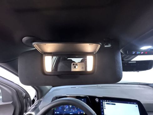 Used 2025 Chevrolet Equinox LT w/ Safety and Technology Package image 33