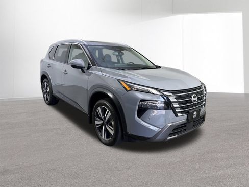 Used 2024 Nissan Rogue SL w/ SL Premium Package AWD/4WD image 3
