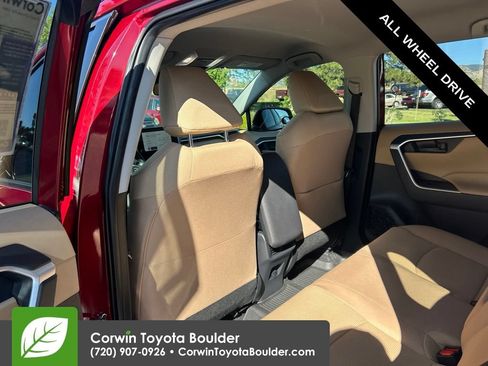 Used 2025 Toyota RAV4 LE AWD/4WD image 20