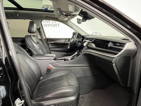 Used 2022 Jeep Grand Cherokee L Limited w/ Luxury Tech Group II image 21