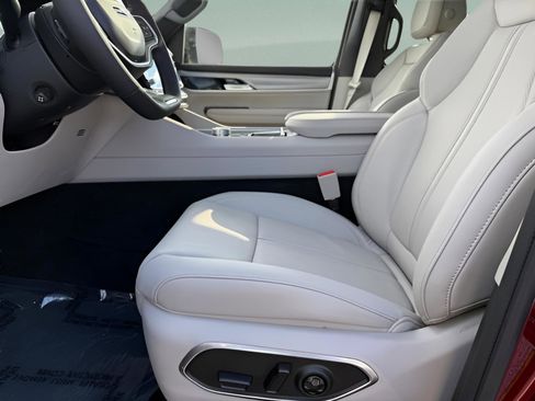 New 2026 Jeep Grand Wagoneer Limited AWD/4WD image 19