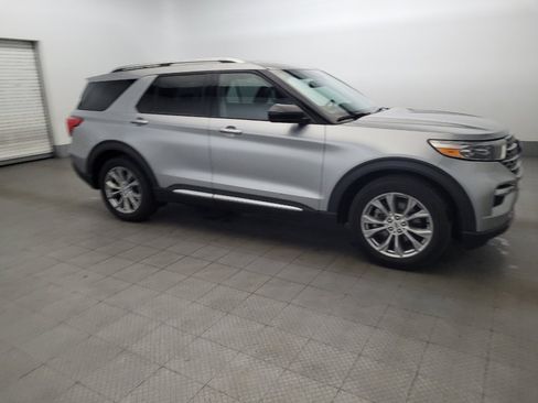 Used 2023 Ford Explorer Limited image 11