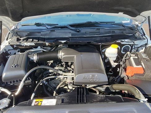 Used 2022 RAM 1500 Classic SLT image 11