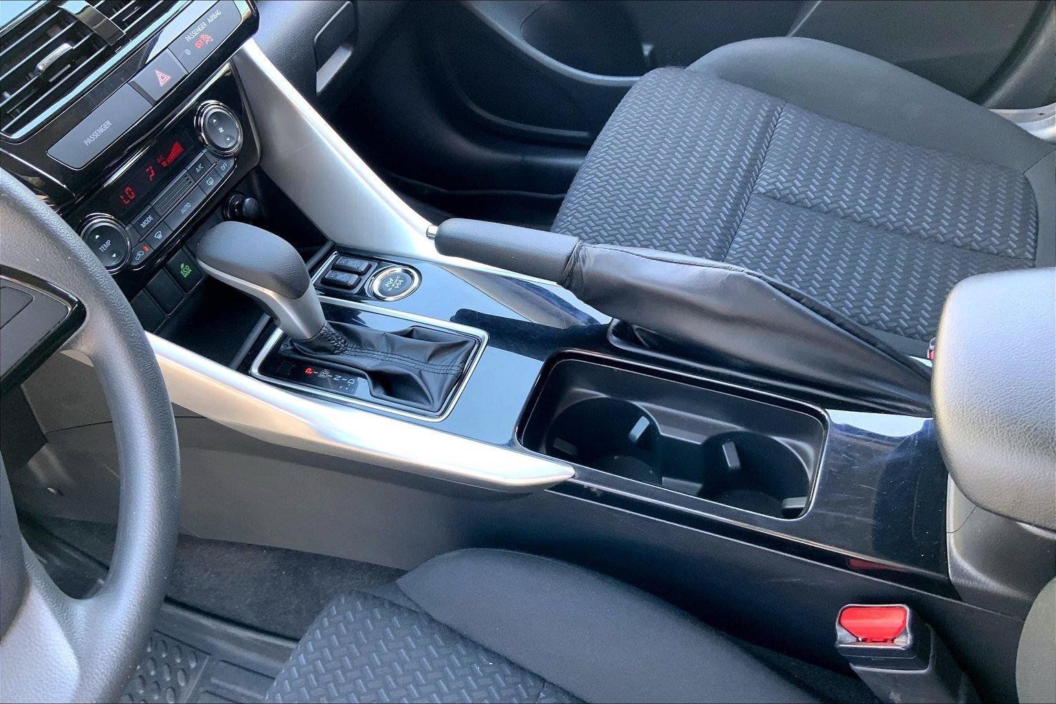 Used 2024 Mitsubishi Eclipse Cross LE AWD/4WD image 16