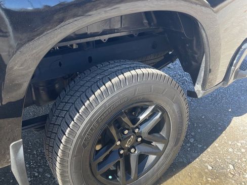 Used 2019 Chevrolet Silverado 1500 Custom Trail Boss w/ Custom Convenience Package image 5