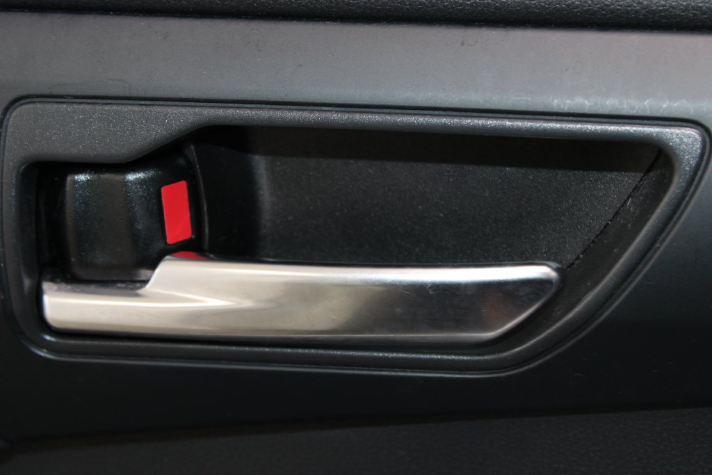 Used 2020 Toyota Highlander XLE FWD image 26