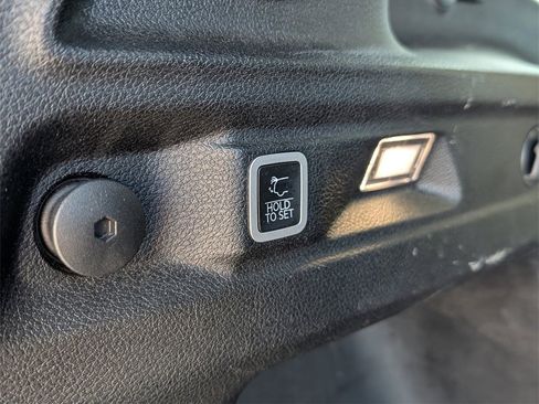 Used 2024 Jeep Grand Cherokee L Laredo image 26