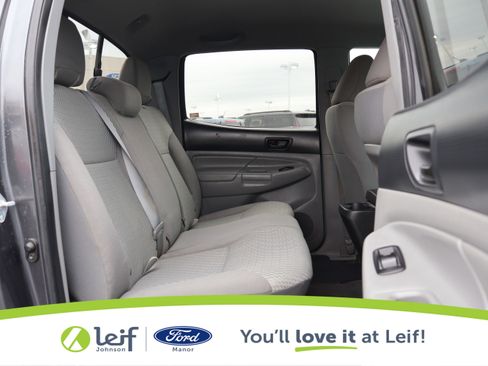 Used 2014 Toyota Tacoma PreRunner w/ SR5 Package image 29