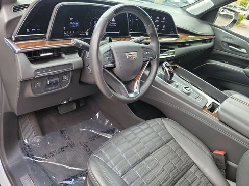 Used 2022 Cadillac Escalade ESV Premium Luxury Platinum w/ Heavy-Duty Trailer Package RWD image 19